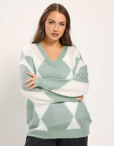 Yours Clothing Diamond v-neck jumper in ivory