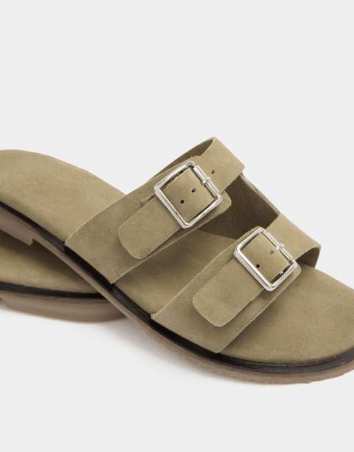 Yours Clothing Double buckle footed mule in extra wide fit in natural, 4 of 4