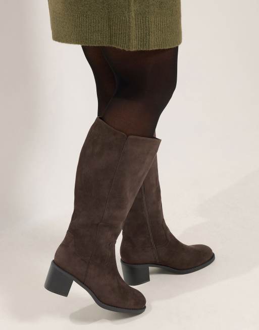 Yours Clothing Extra wide fit block heel western boots in brown, 2 of 4