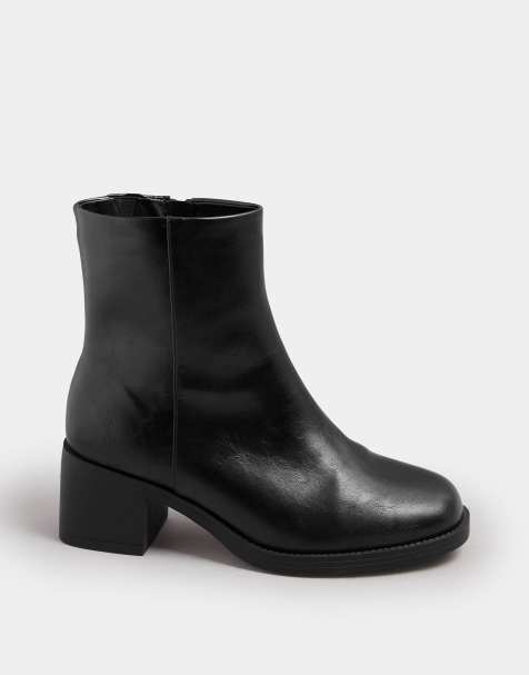 Yours Clothing Faux leather square toe chelsea boots in wide e & extra wide eee fit in black - view 1