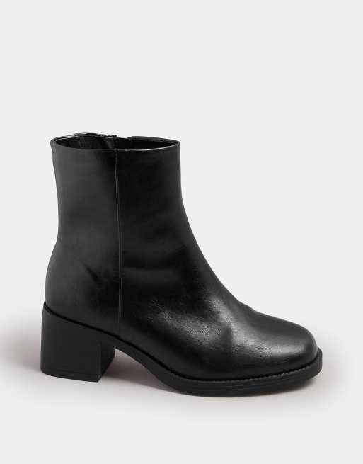 Yours Clothing Faux leather square toe chelsea boots in wide e & extra wide eee fit in black