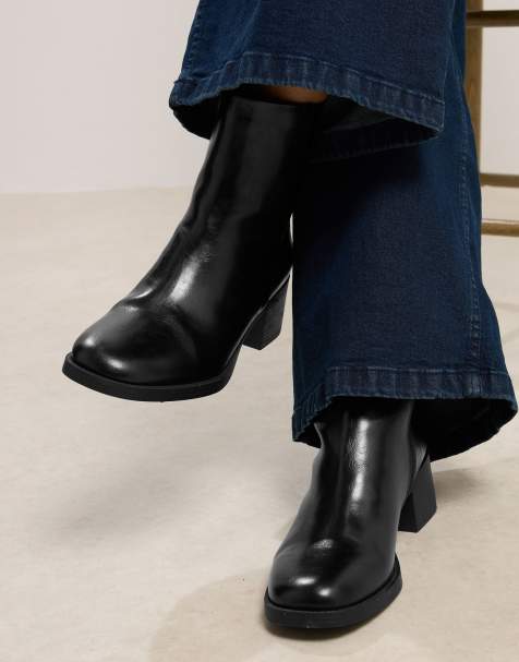 Yours Clothing Faux leather square toe chelsea boots in wide & extra wide fit in black - view 1