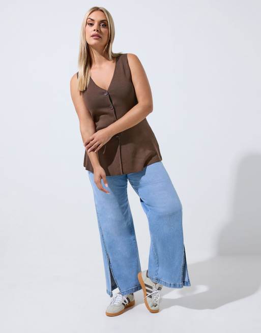Yours Clothing Flare hem waistcoat in brown, 3 of 4