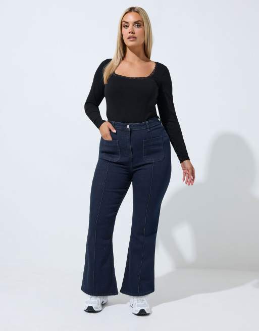 Yours Clothing Flared seam detail jeans in blue, 3 of 4