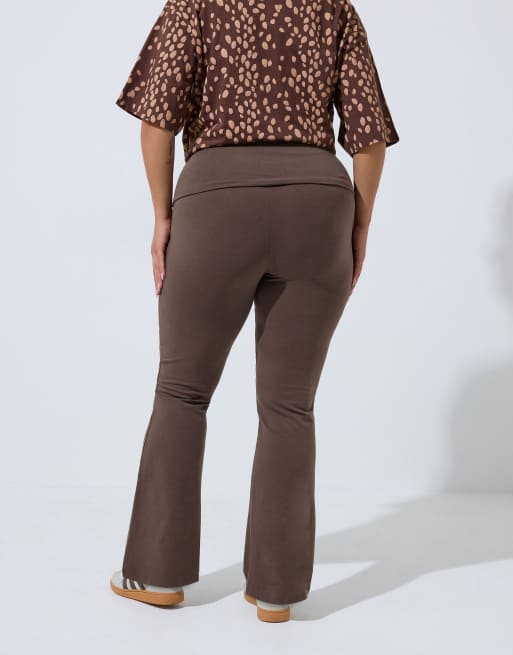 Yours Clothing Fold over flared leggings in brown, 4 of 4