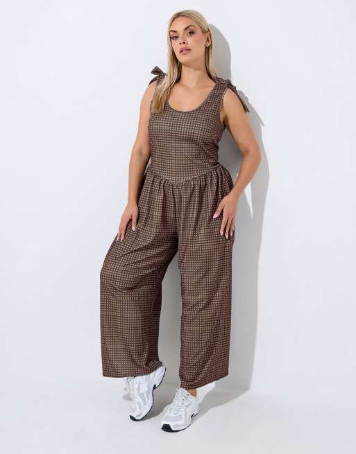 Yours Clothing Gingham jumpsuit in brown, 2 of 4