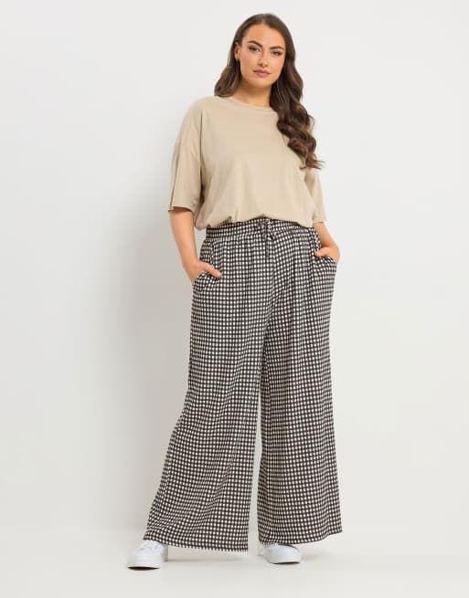 Yours Clothing Gingham wide leg trousers in black, 4 of 4