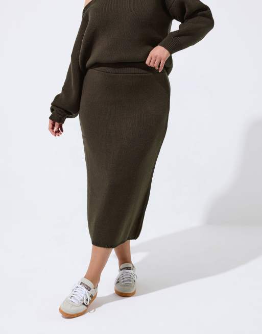 Yours Clothing Knitted midi skirt in brown, 2 of 5