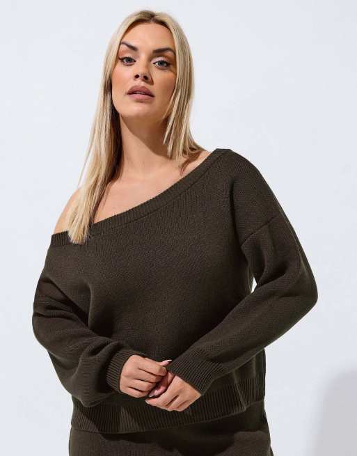 Yours Clothing Knitted off shoulder jumper in brown, 4 of 4