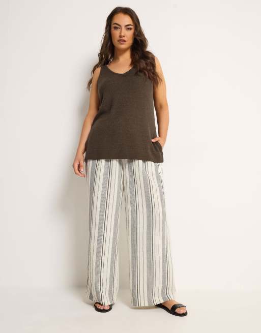 Yours Clothing Knitted vest top in brown, 2 of 4