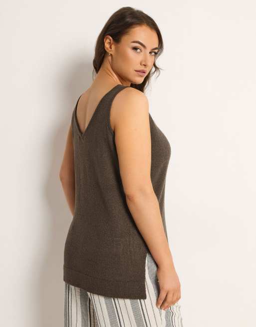 Yours Clothing Knitted vest top in brown, 3 of 4