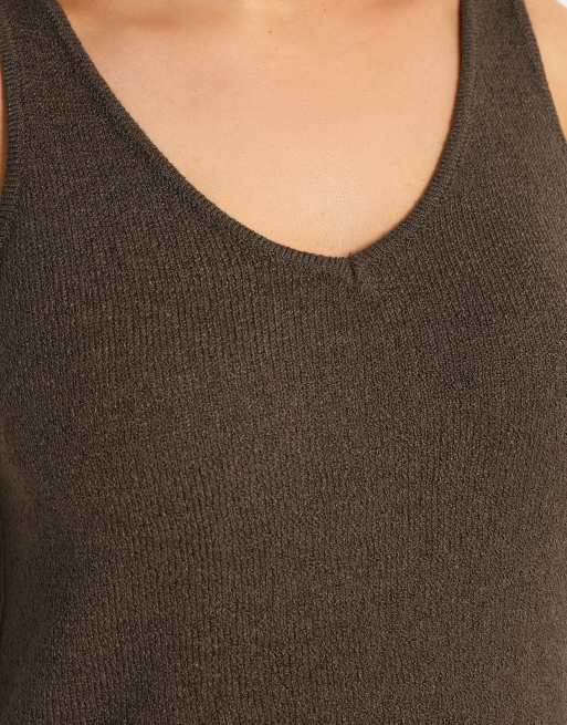Yours Clothing Knitted vest top in brown, 4 of 4