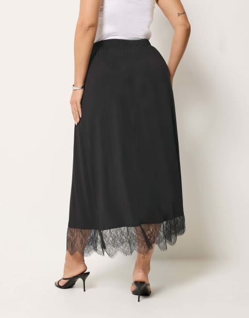 Yours Clothing Lace trim gathered skirt in black, 3 of 4