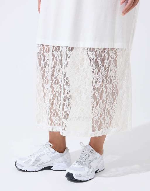 Yours Clothing Lace trim maxi dress in white, 2 of 4