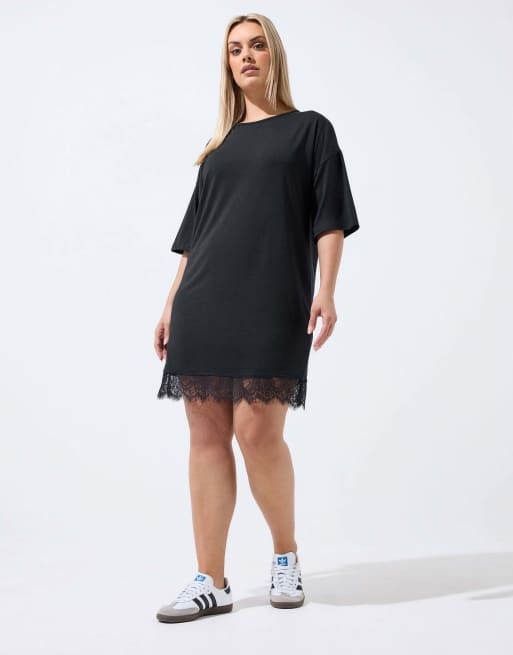 Yours Clothing Lace trim mini dress in black, 2 of 4