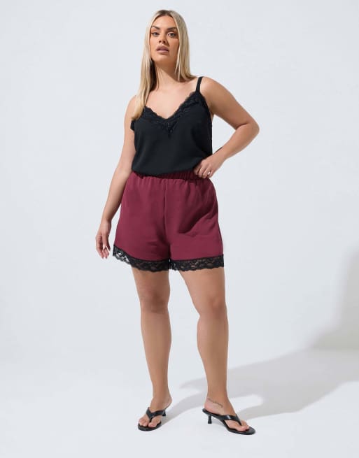 Yours Clothing Lace trim shorts in red, 2 of 4