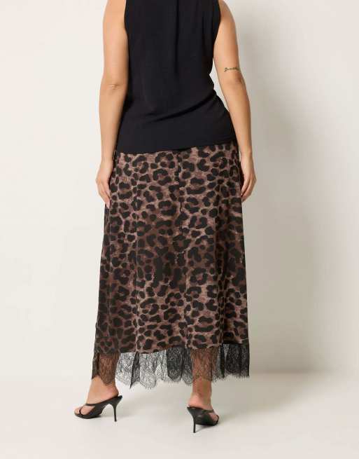 Yours Clothing Leopard lace trim skirt in brown, 3 of 4