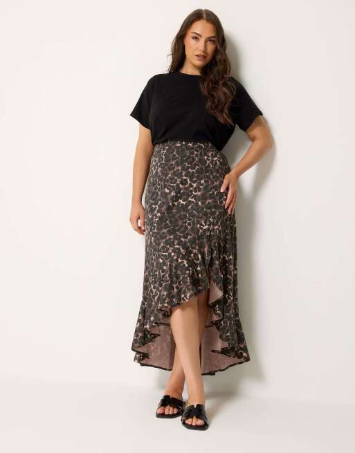 Yours Clothing Leopard print ruffle maxi skirt in brown, 2 of 4