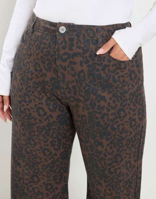 Yours Clothing Leopard print wide leg jeans in brown, 4 of 4