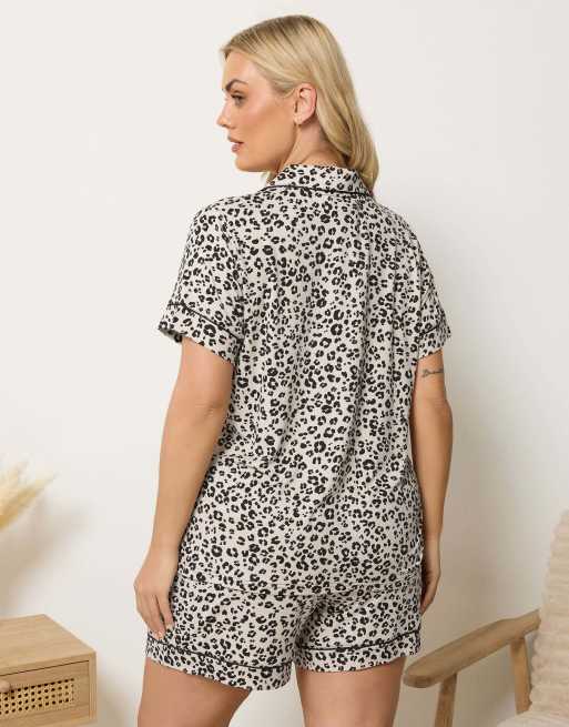 Yours Clothing Leopard pyjama set in natural, 3 of 4