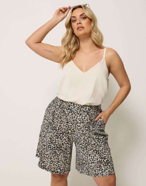 Yours Clothing Leopard textured shorts in brown - view 1