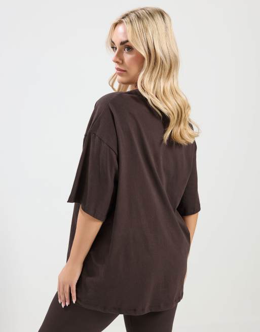 Yours Clothing Longline t-shirt in brown, 2 of 4