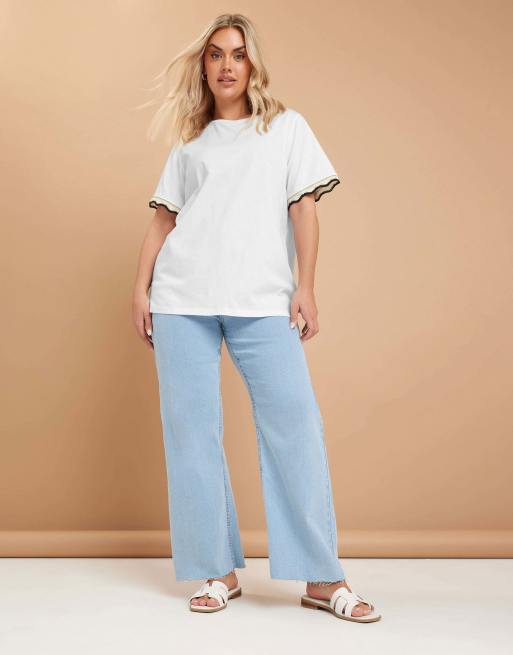 Yours Clothing Metallic crochet trim t-shirt in white, 3 of 4