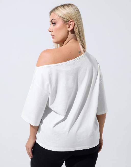 Yours Clothing Off shoulder cotton t-shirt in white, 3 of 4