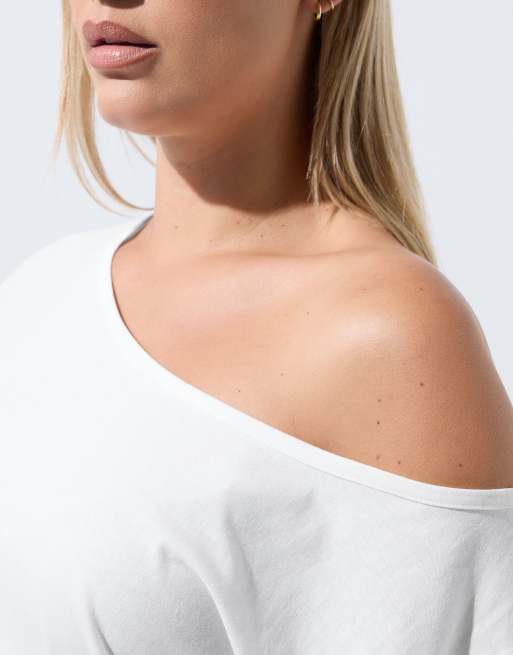 Yours Clothing Off shoulder cotton t-shirt in white, 4 of 4