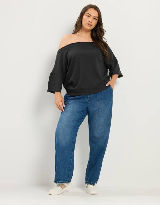Yours Clothing Off shoulder sweatshirt in black, 2 of 4
