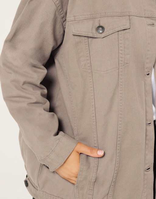 Yours Clothing Oversized denim jacket in brown, 3 of 4