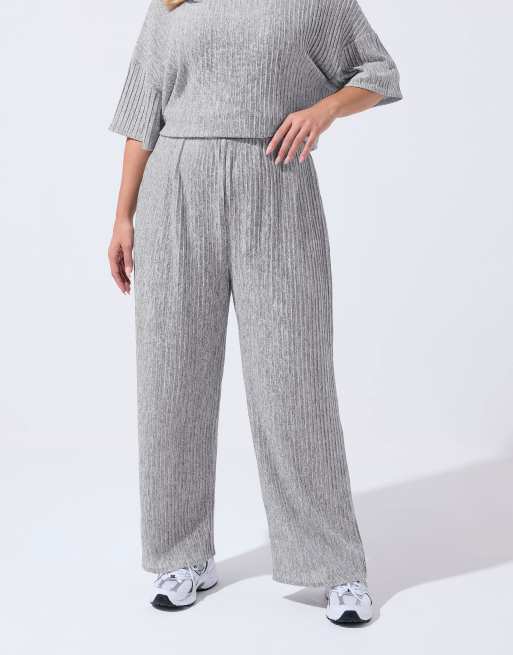 Yours Clothing Plisse wide leg trousers in grey, 2 of 4