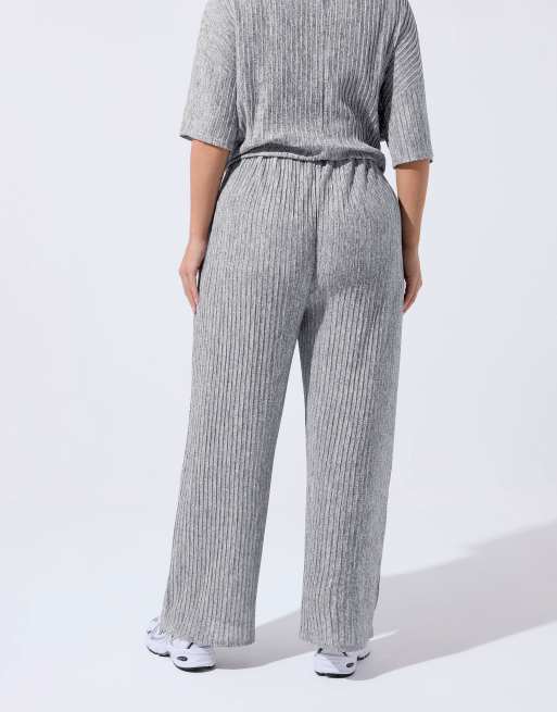 Yours Clothing Plisse wide leg trousers in grey, 3 of 4