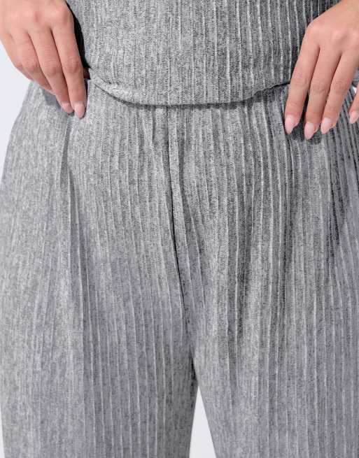 Yours Clothing Plisse wide leg trousers in grey, 4 of 4