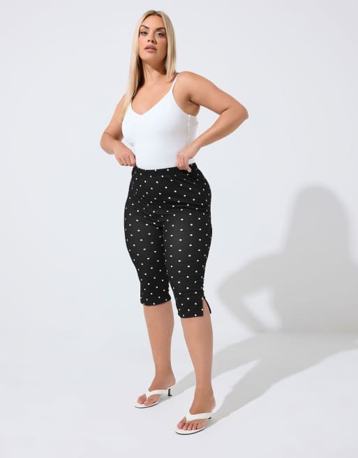 Yours Clothing Polka dot cropped trousers in black, 3 of 4