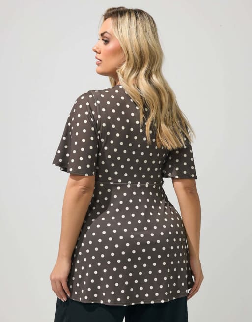 Yours Clothing Polka dot knot front top in brown, 3 of 4