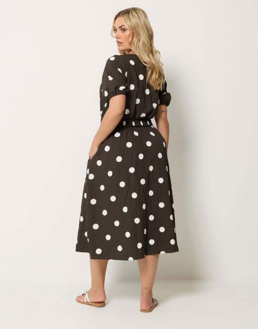 Yours Clothing Polka dot midi smock dress in brown, 3 of 4