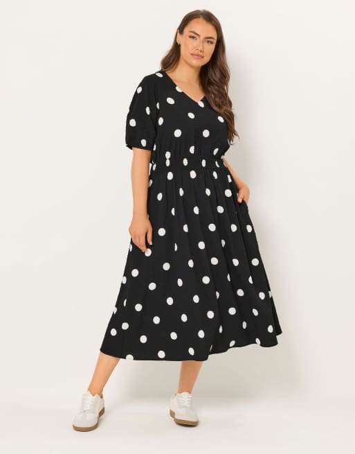 Yours Clothing Polka dot smock dress in black, 2 of 4