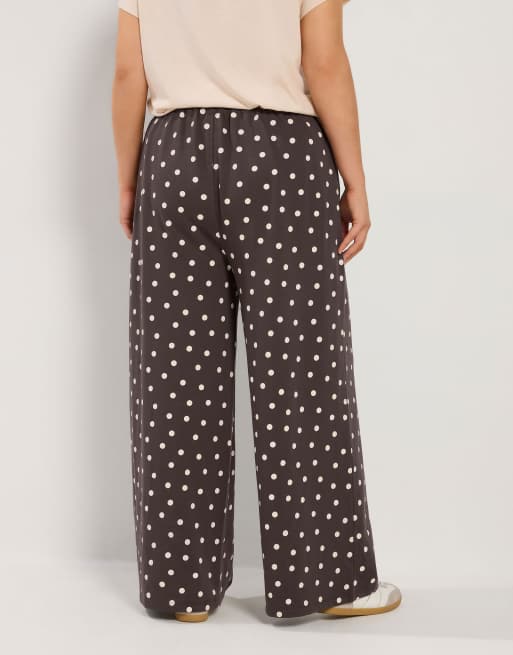 Yours Clothing Polka dot wide leg joggers in brown, 3 of 4