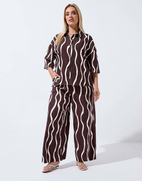 Yours Clothing Printed wide leg trousers in brown - view 1