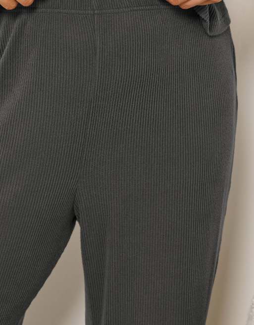 Yours Clothing Ribbed wide leg trousers in grey, 4 of 5