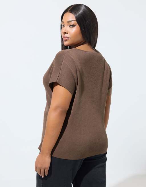 Yours Clothing Short sleeve knitted top in brown, 3 of 4