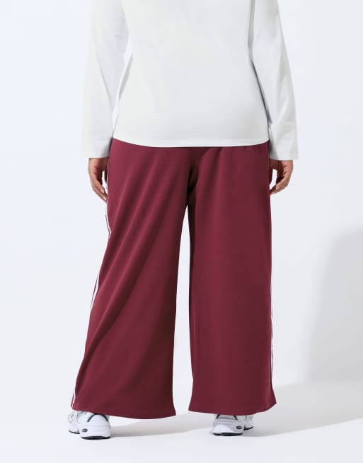 Yours Clothing Side stripe wide leg trousers in red, 4 of 4