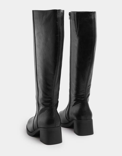 Yours Clothing Square toe knee high boots in extra wide eee fit in black, 3 of 4