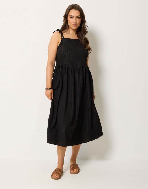 Yours Clothing Strappy midi dress in black, 2 of 4