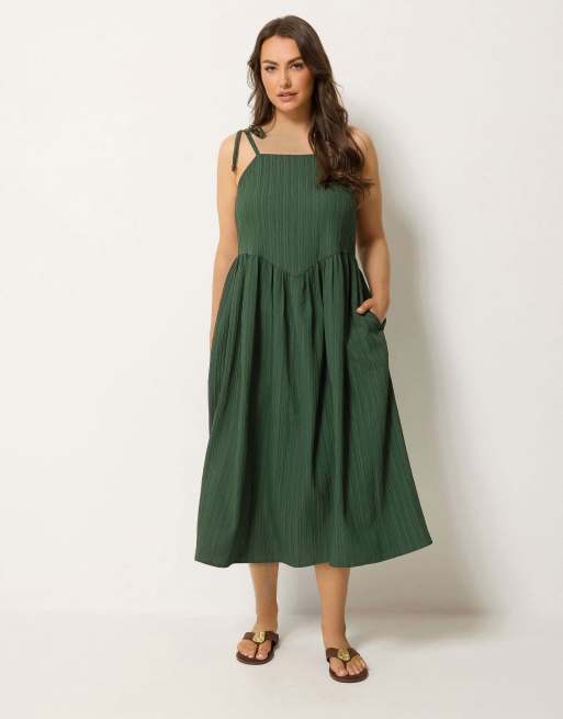 Yours Clothing Strappy midi dress in green, 2 of 4