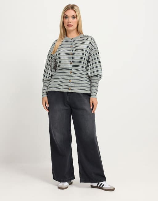 Yours Clothing Stripe flare hem cardigan in grey, 2 of 4
