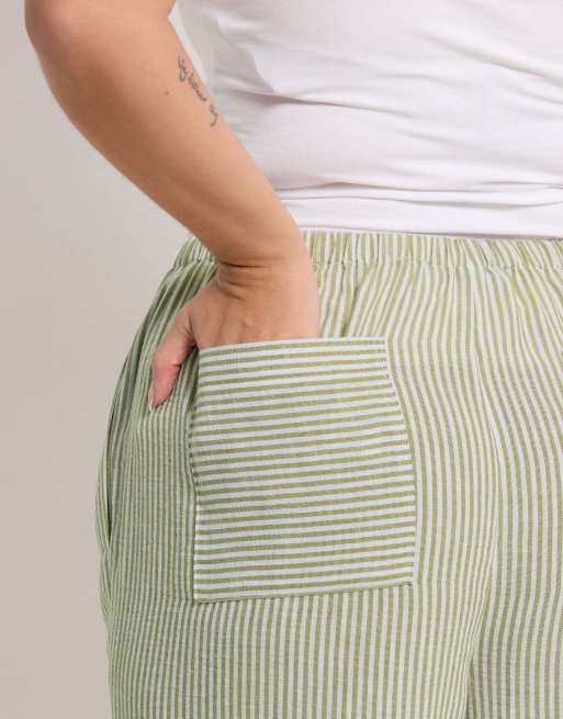 Yours Clothing Stripe linen look cropped trousers in natural, 2 of 4