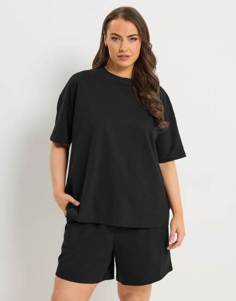 Yours Clothing Sweat t-shirt & short set in black - view 1