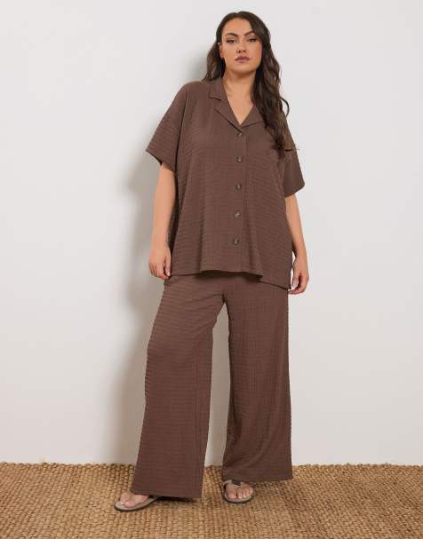 Yours Clothing Textured shirt in brown - view 1